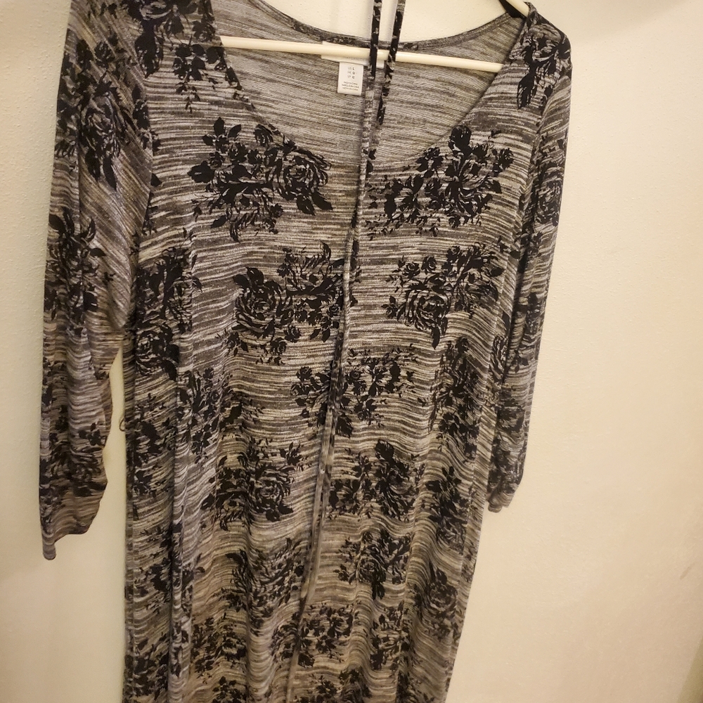 Black and white floral maternity dress size Large by Motherhood Maternity
